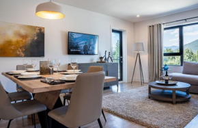 The Stoke Stopover - Revelstoke Condo with Hot Tub Revelstoke